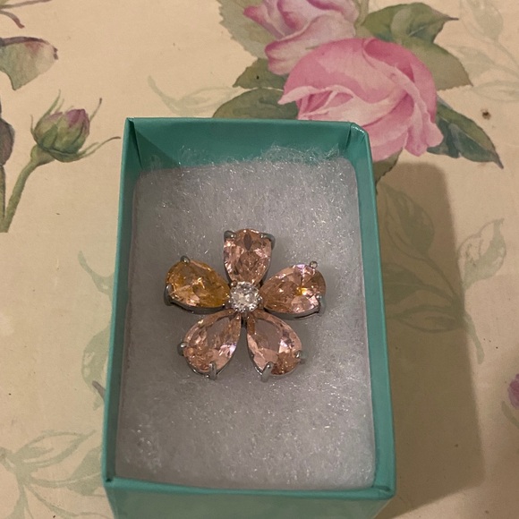 Jewelry - Elegant Pink and Silver Floral Pendant